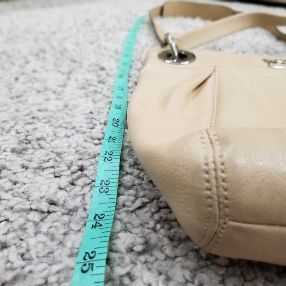 Coach crossover purse cream color medium size - Picture 7 of 7